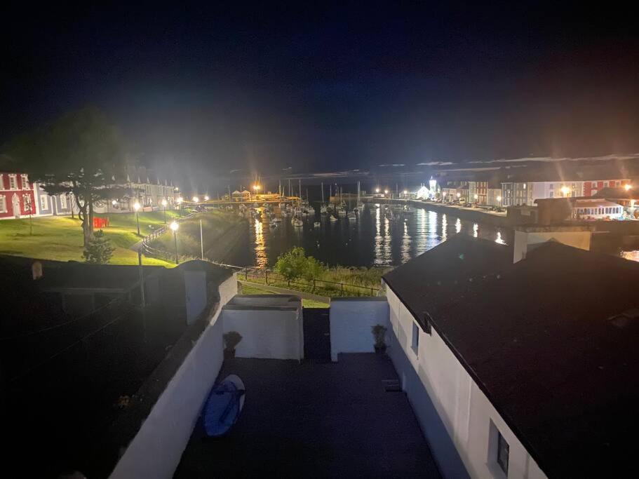 Aberaeron Island House - Panoramic Harbour Views Villa Bagian luar foto
