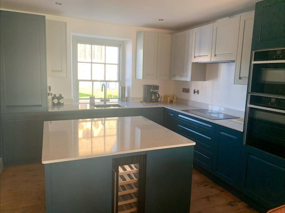 Aberaeron Island House - Panoramic Harbour Views Villa Bagian luar foto