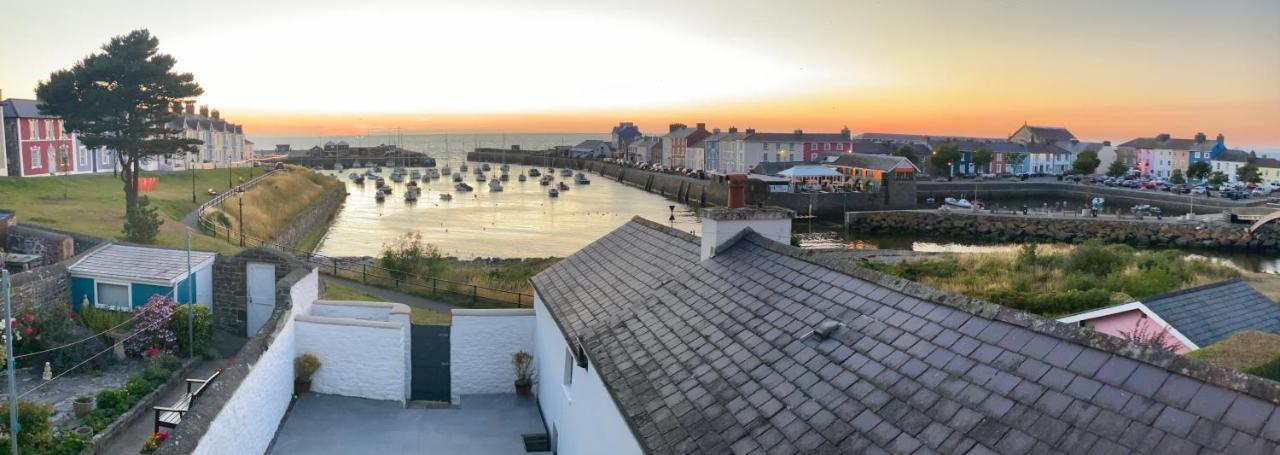 Aberaeron Island House - Panoramic Harbour Views Villa Bagian luar foto